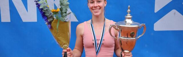 Õhtu suurima aplausi teenis Elena Malõgina, kes pidas esmakordselt tänukõne eesti keeles 