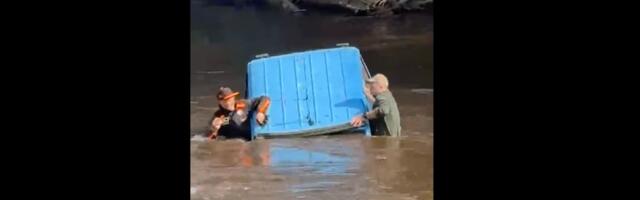 VIDEO | Ahja jõel sõitnud maastur vajus vette, keskkonnaamet algatas väärteomenetluse