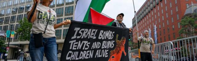 Netanyahu kohtub Washingtonis Trumpiga, meeleavaldajad kogunesid Valge Maja ette