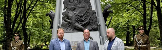 PILTUUDIS: Arvo Aller mälestas Vabadussõjas langenudi Pärnus