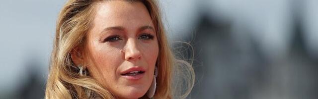 FOTOD | Ja pesu ei olegi vaja! Näitlejanna Blake Lively astus kaamerate ette julges pükskostüümis