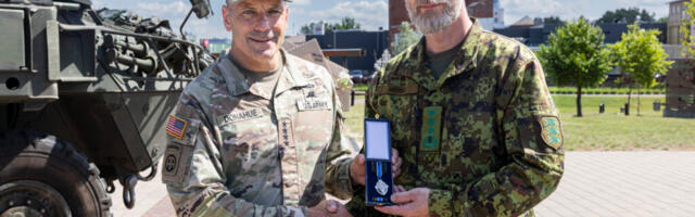 Kaitseväe juhataja tunnustas NATO maaväejuhatuse ülemat
