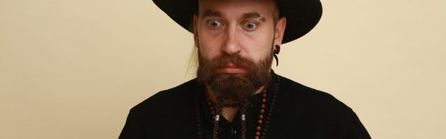 Eksklusiivintervjuu Bali saarel viibiva eluterve pohhuisti Tom Valsbergiga koroonaviirusest