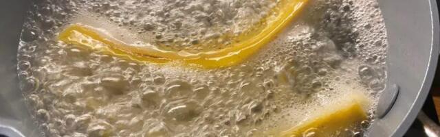 3 banaani keetmine õhtul – miks on banaanitee enne magamaminekut populaarseks muutunud?