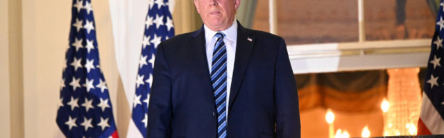 Trump sõimas Harrist kommunistiks ja koletiseks ning Bidenit vaimselt võimetuks, aga nimetas ennast füüsiliselt täiuslikuks ja äärmiselt nooreks