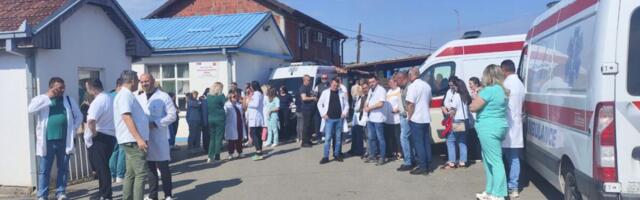 SRBI I DANAS NA PROTESTIMA: U Gračanici, Lipljanu i Sušici skupovi podrške uhapšenim direktorima zdravstvenih i obrazovnih ustanova (FOTO+VIDEO)