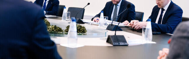 Otse kell 12: riigikogu infotunnis Michal, Pevkur, Tsahkna