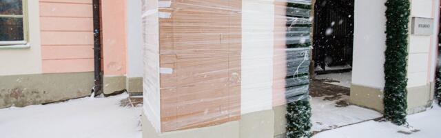 FOTOD | Riigikogu sambale soditi Z-täht, politsei alustas väärteomenetlust