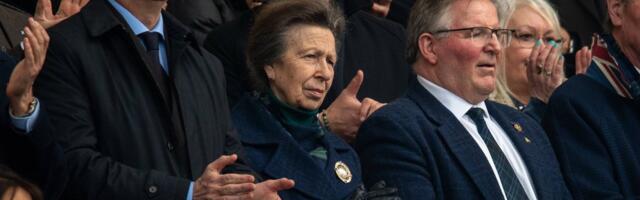 VIDEO | Printsess Anne ajas staadionitäie spordifänne pöördesse. Klipp sellest läks viraalseks