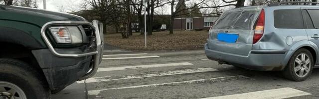 Männimäel põrkasid autod kokku