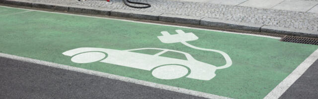 Pooled USA elektrisõidukite omanikest kavatsevad naasta sisepõlemismootoriga auto juurde