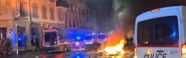 В Лозанне второй вечер подряд происходят беспорядки