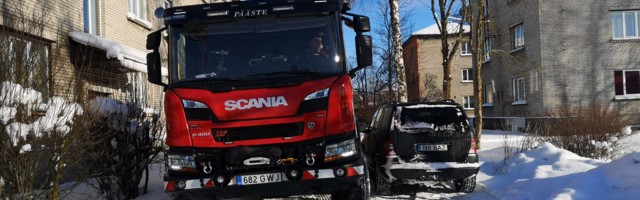 Päästeteenistus mures: tänavail liiklemine on raskendatud, hüdrandid mattunud lume alla