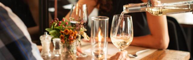 HEA TEADA | Kas alaealine võib teha tööd, mis hõlmab alkoholi serveerimist?