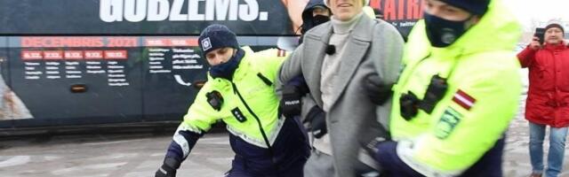 Operatsioon „Rododendron”. Läti vaktsiinivastane poliitik lubab valitsuse kukutada