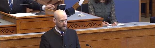 Varro Vooglaid esitas riigikogule seaduseelnõu elektroonilise hääletamise lõpetamiseks