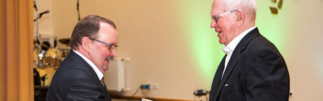 Aru­kü­la koo­li en­di­sed õpi­la­sed mee­nu­ta­vad