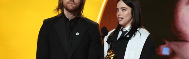 Billie Eilish says f*** ICE during Grammys speech