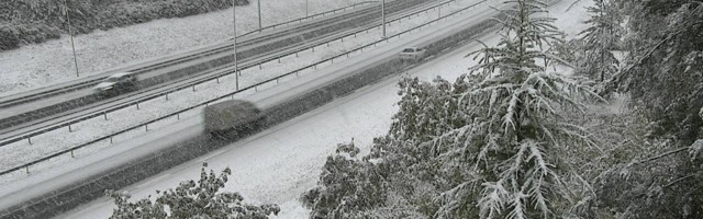 Soomes sajab lund. FOTOD. Soovitatakse juba talverehvid alla panna.