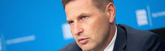 Певкур призвал инвестировать в оборонную промышленность Украины, а не отправлять туда войска