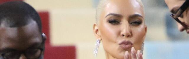 Kim Kardashian sai Monroe muuseumilt jalustrabava kingituse