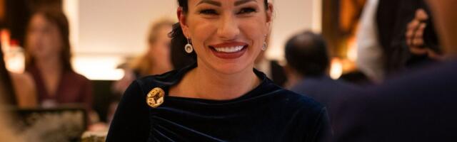 KLÕPS | „Täitsa lõbus on kiharatega mängida!“ Silvia Ilves läbis stiilimuutuse