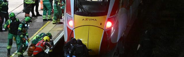 Londonisse suundunud rongis toimunud noarünnakus sai üheksa inimest eluohtlikult viga