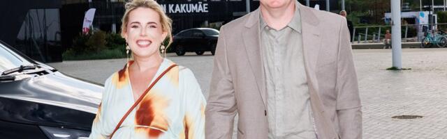 FOTO | Palju õnne! Mart Võrklaev ja tema kihlatu Kertu tervitasid esiklast