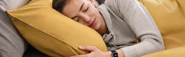 HUAWEI BAND 6 võimas uus aktiivsusmonitor on võrreldav nutikelladega