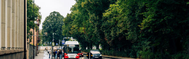 Tartus avati autoliiklusele Vabaduse puiestee