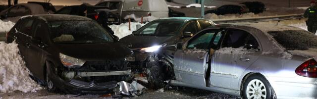 FOTOD | Tallinna kesklinnas toimus avarii, liiklus on häiritud