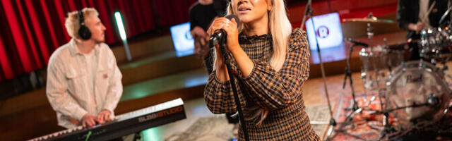 Galerii ja videod: R2 minilaivil astus üles Elina Born