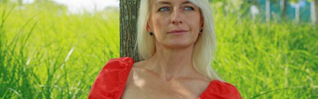 Kas pikad juuksed sobivad igas vanuses naistele? Vastus võib sind üllatada