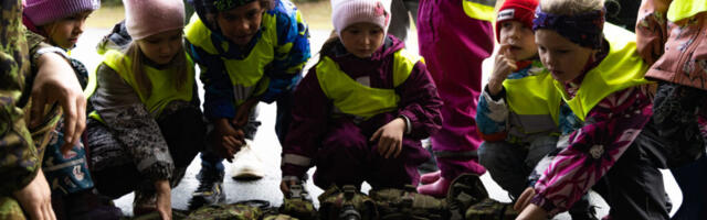 Diviisi staabi- ja sidepataljon tähistas oma 32. aastapäeva koos lastega