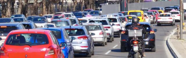 VELIKA GUŽVA NA ULAZU U BEOGRAD: Formirana kilometarska kolona, vozila mile - kolaps i na Milošu Velikom