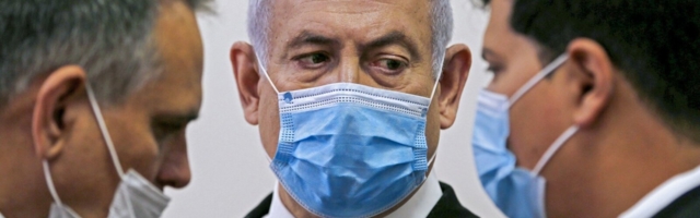 Iisraeli piire nihutav Netanyahu sõdib ka Iisraeli kohtuga