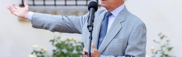 KLÕPS | Rootsi kuningas vuras Ölandi saarel ringi traktoriga