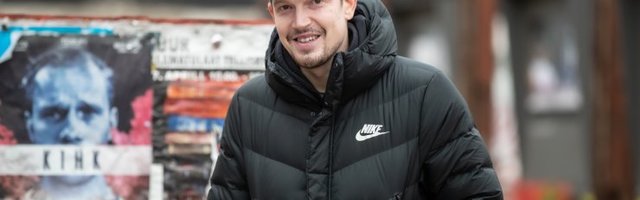 VIDEO | Näitleja Henrik Kalmet annab suurepäraseid juhiseid, kuidas kodus kõige nutikamalt aega veeta: tule minuga kaasa