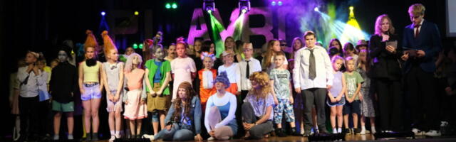 GALERII | Käina Kooli playboxi rändkarika teenis 5.klass