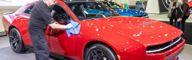 Ninanips rohepöördele: Ameerika autoajakirjanikud valisid Dodge’i muskelauto aasta autoks