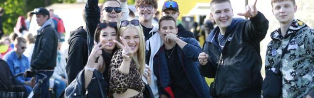 FOTOD | Tasuta üritus kogub tuure! Kose jaanitulele koguneb aina rohkem pidulisi