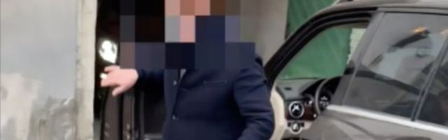 VIDEO | Tähelepanelik inimene aitas Tallinna vanalinnas tabada roolijoodiku ja imestab - miks purjutajalt juhiluba ära ei võetud?