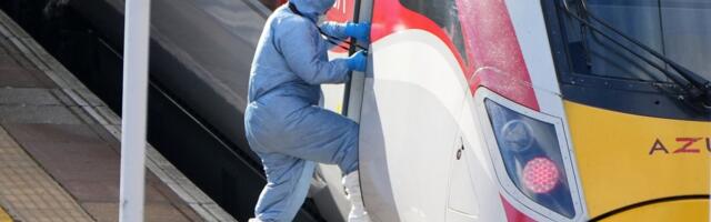 Briti politsei teatel päästis kangelaslik raudteelane noarünnaku ajal rongis palju elusid