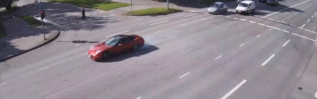 Video: Sõle tänaval kiirendanud Corvette kaotas juhitavuse