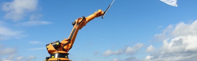 AHHAA pani WRC Rally Estonia raja äärde robot-lipulehvitaja