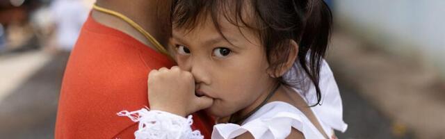 NAPP PÄÄSEMINE ⟩ Tai lasteaia veresaunas ainsana ellu jäänud laps magas õuduste hetkel õndsat und