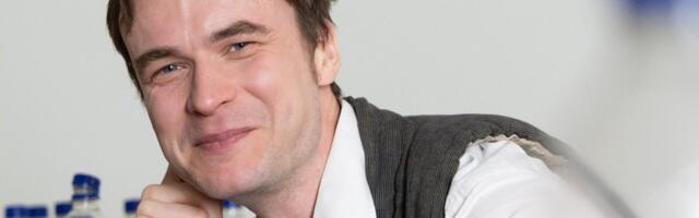 Marten Kuningas esines Johannes Tralla kodus. „Põhisüüdlaseks on hoopis minu abikaasa“