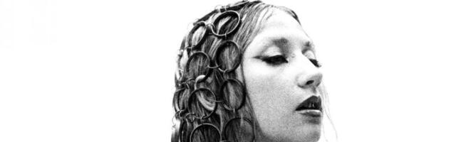 Äsjailmunud INGA debüütalbum “Nocturnal Orange” avab lauljatari ausat ja tumedamat poolt