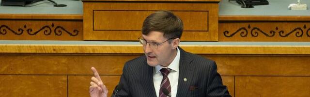 Trumpi ametissevannutamist vaatavad Eesti suursaadik ja Martin Helme