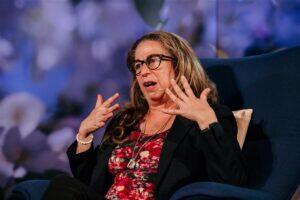 Pelgalt raamatu kirjutamisest maailma muutmiseks ei piisa